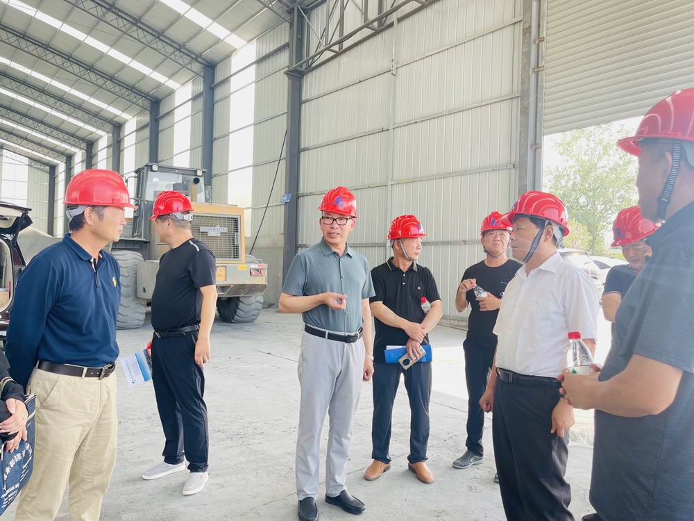 信陽市公路事業(yè)發(fā)展中心、信陽市公路局、107國道建設(shè)工程指揮部、中國中冶信陽項目部等單位蒞臨河南永和建設(shè)集團檢查指導(dǎo)工作