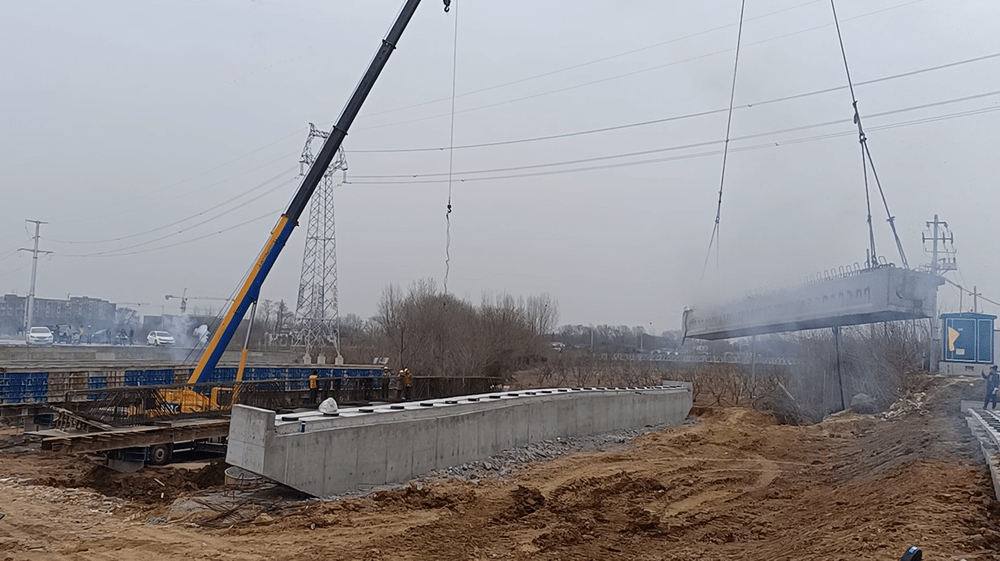 最新進(jìn)展！天佑大道南延工程大橋開始架梁了！